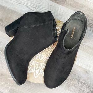 Black Faux Suede Bootie Heels - Old Navy - Size 8